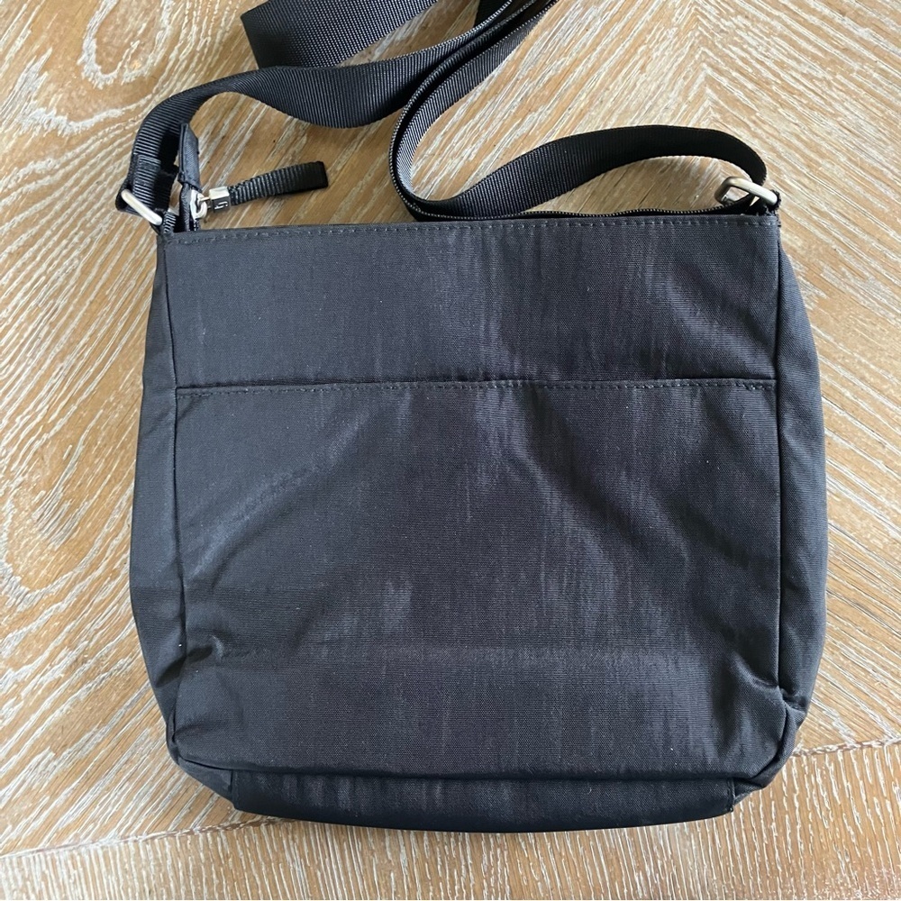 Baggallini Crossbody Handbag Purse Black Nylon Bag Travel RFID Zipper Closure - Picture 2 of 6